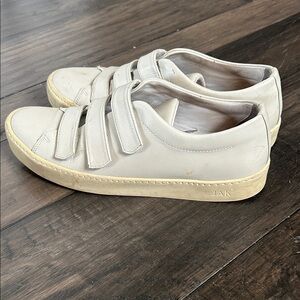 JAK Cream Velcro Women’s Sneakers SZ 40